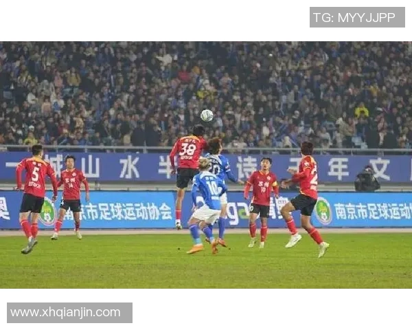 苏州香港足球明星队携手共创辉煌赛季展现青春活力与团队精神 苏州香港足球明星队携手共创辉煌赛季展现青春活力与团队精神