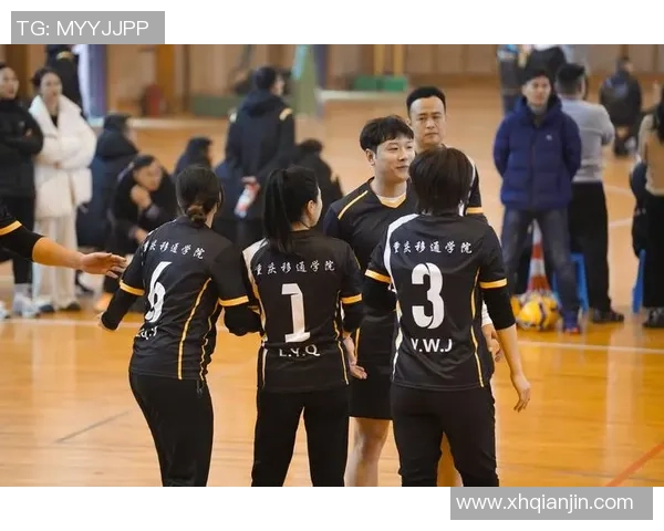 重庆排球队全运会精彩配合展现团队精神与竞技实力 重庆排球队全运会精彩配合展现团队精神与竞技实力